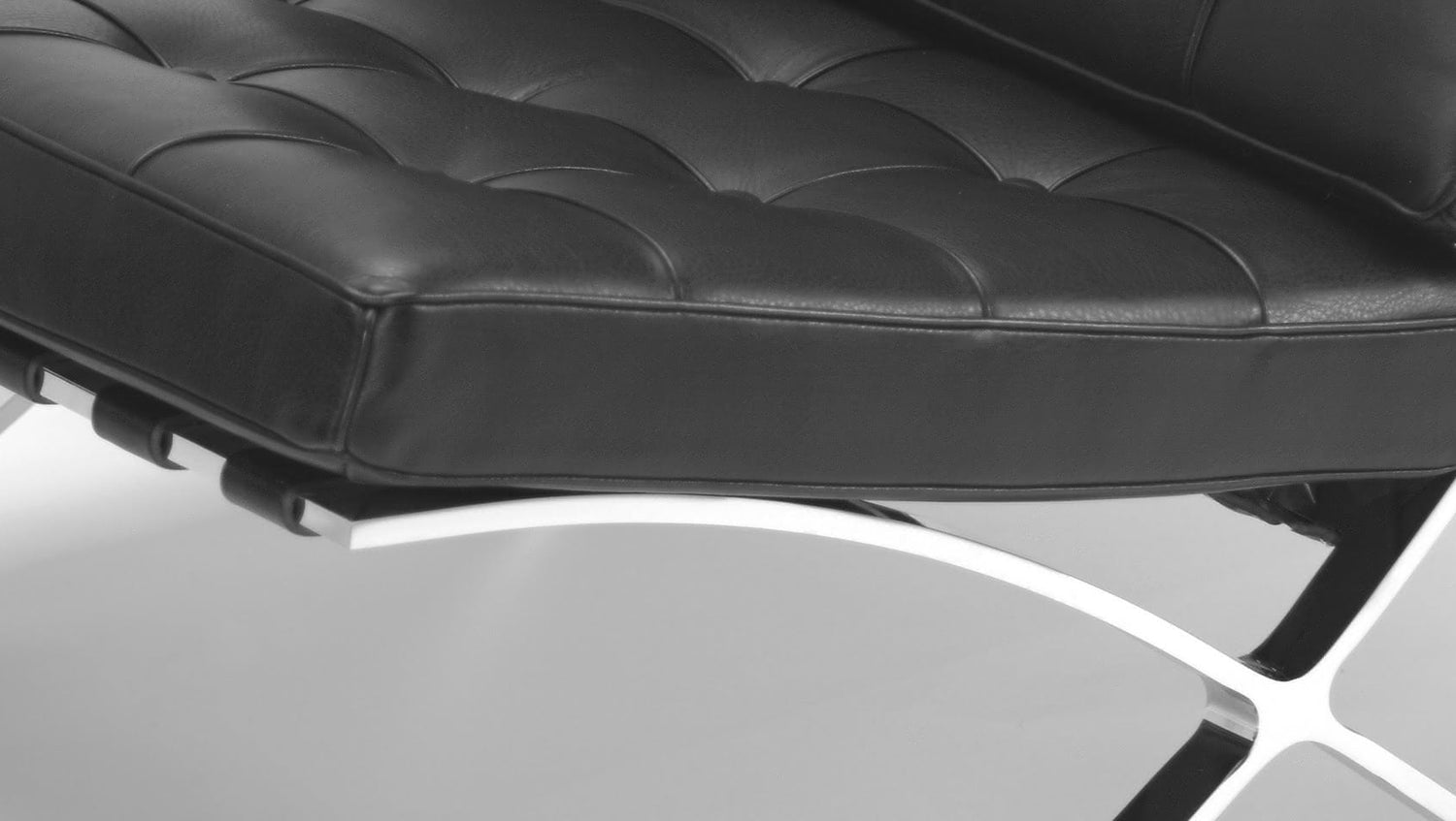 Barcelona armchair with leather or fabric upholstery