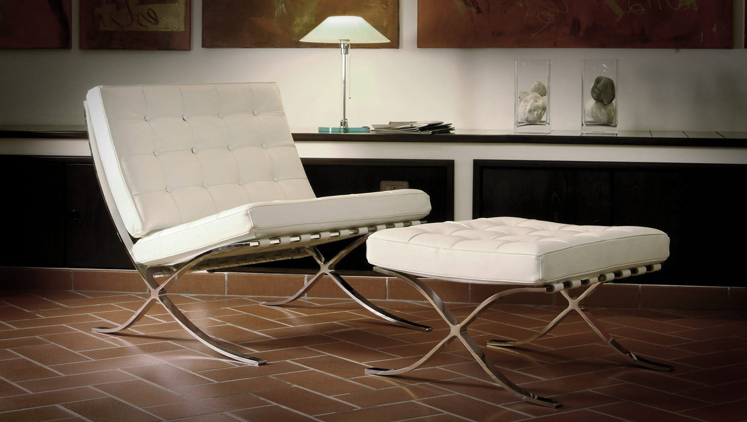 Barcelona armchair with leather or fabric upholstery