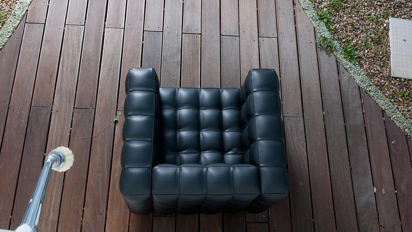 Kubus armchair with leather covering classic design