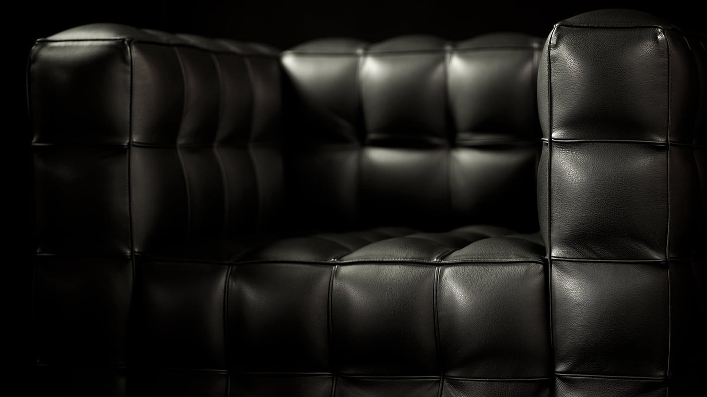 Kubus armchair with leather covering classic design