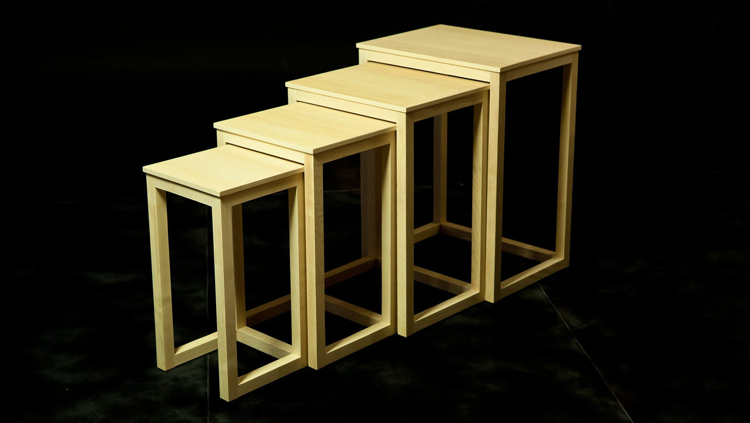 Table in wood set of 4