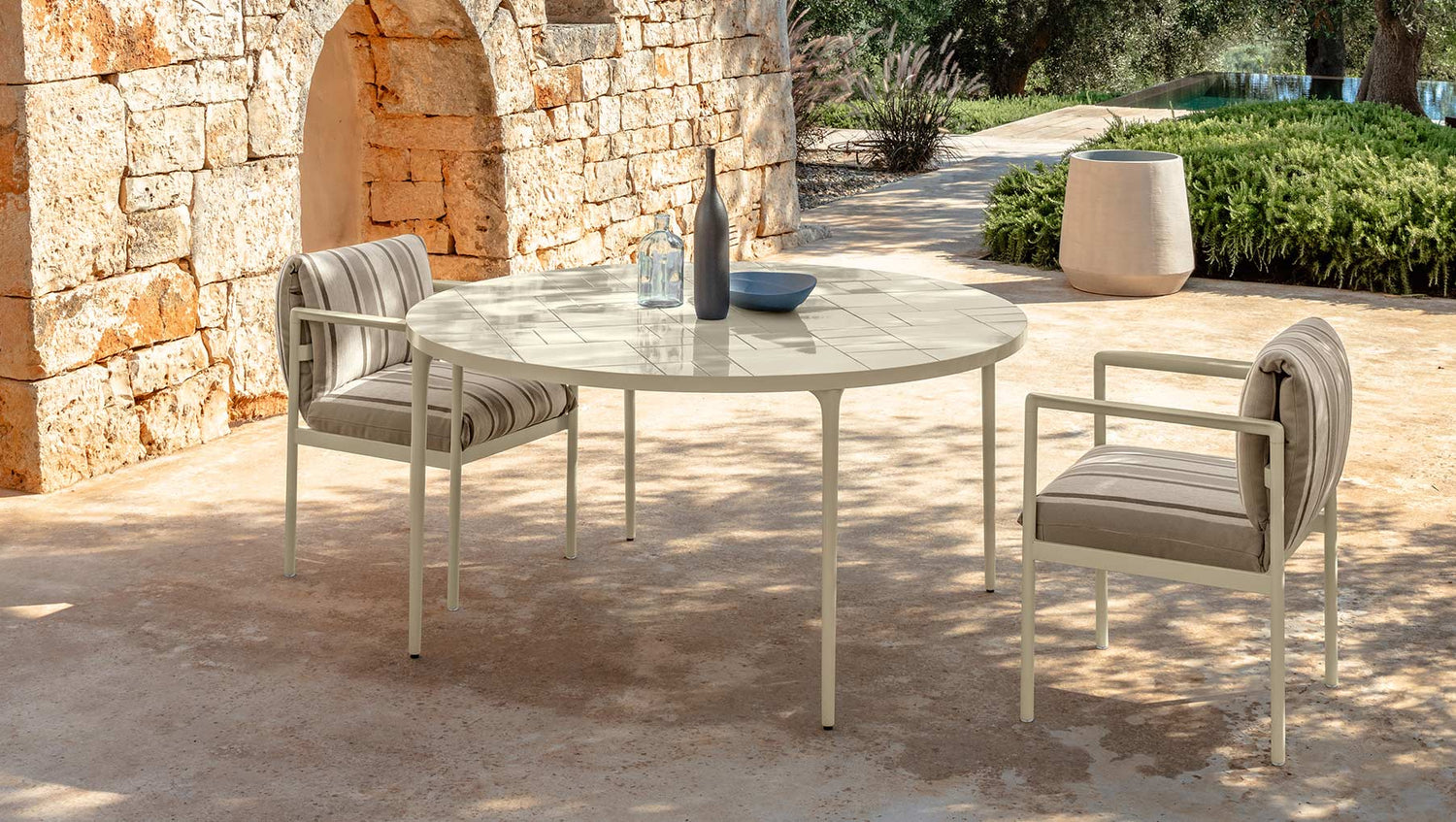 Nalu table à manger pour l'extérieur