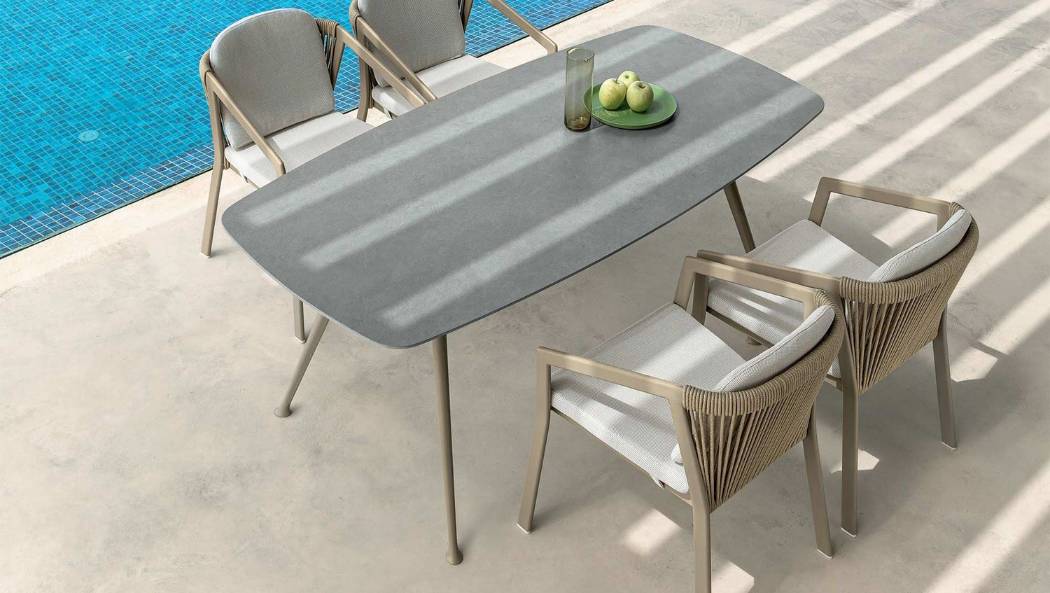 Nova table à manger pour l'extérieur