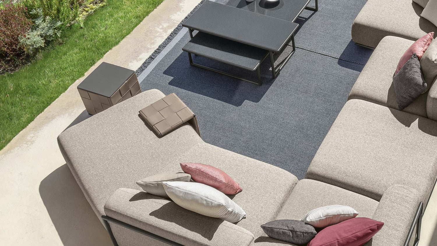 Tressé outdoor cube