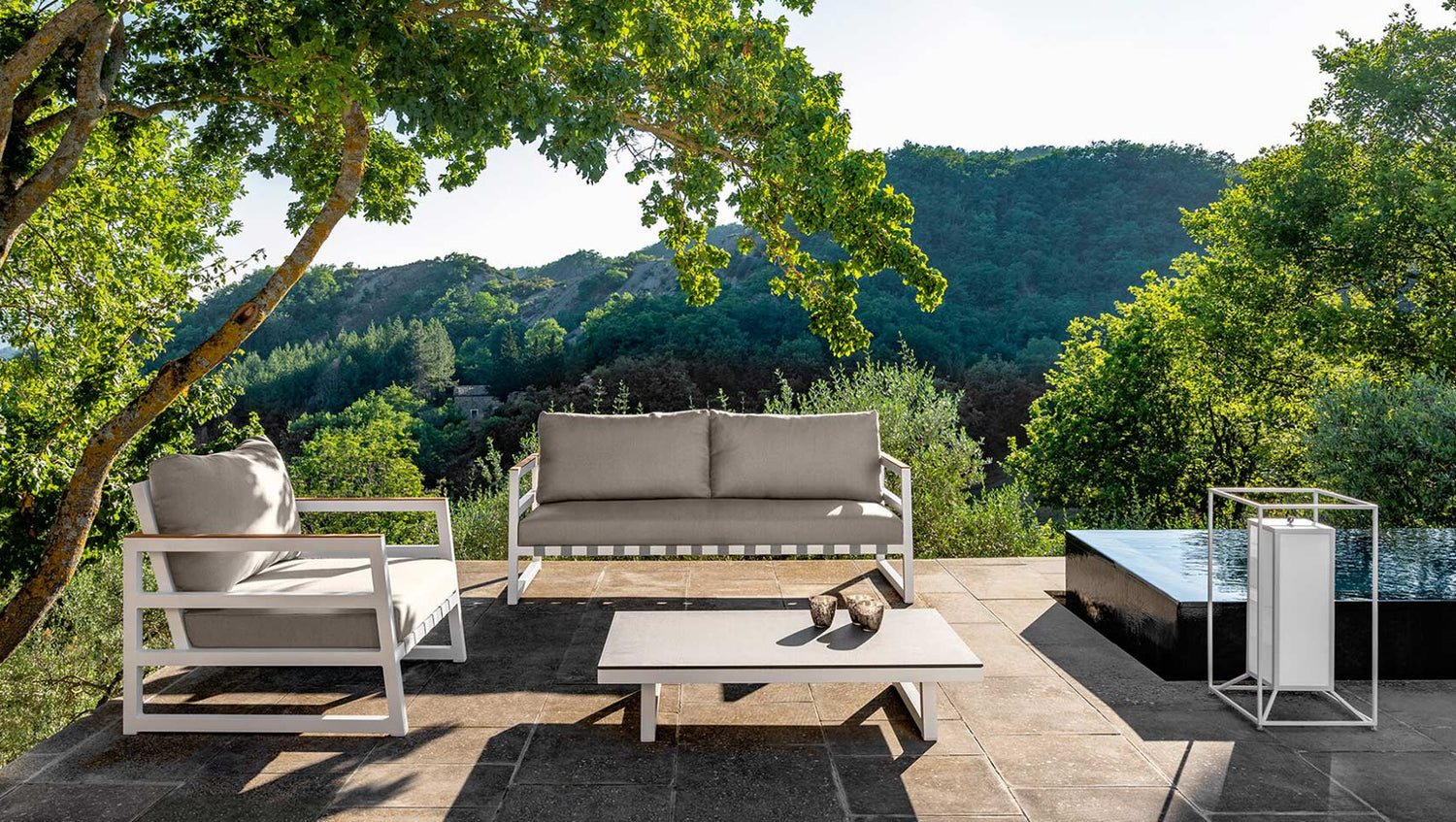 ALABAMA OUTDOOR COFFEE TABLE