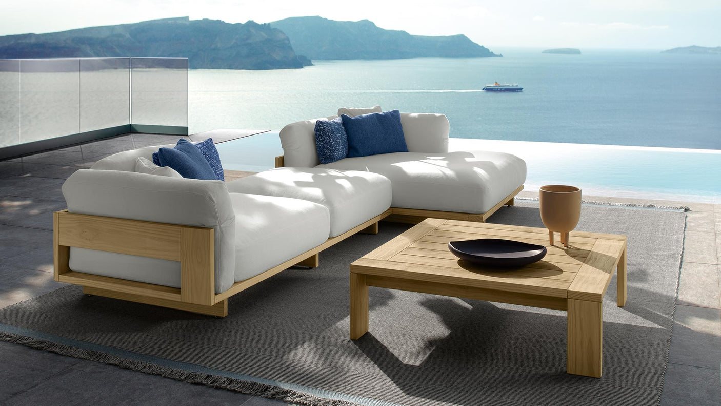 Argo Wood outdoor coffee table
