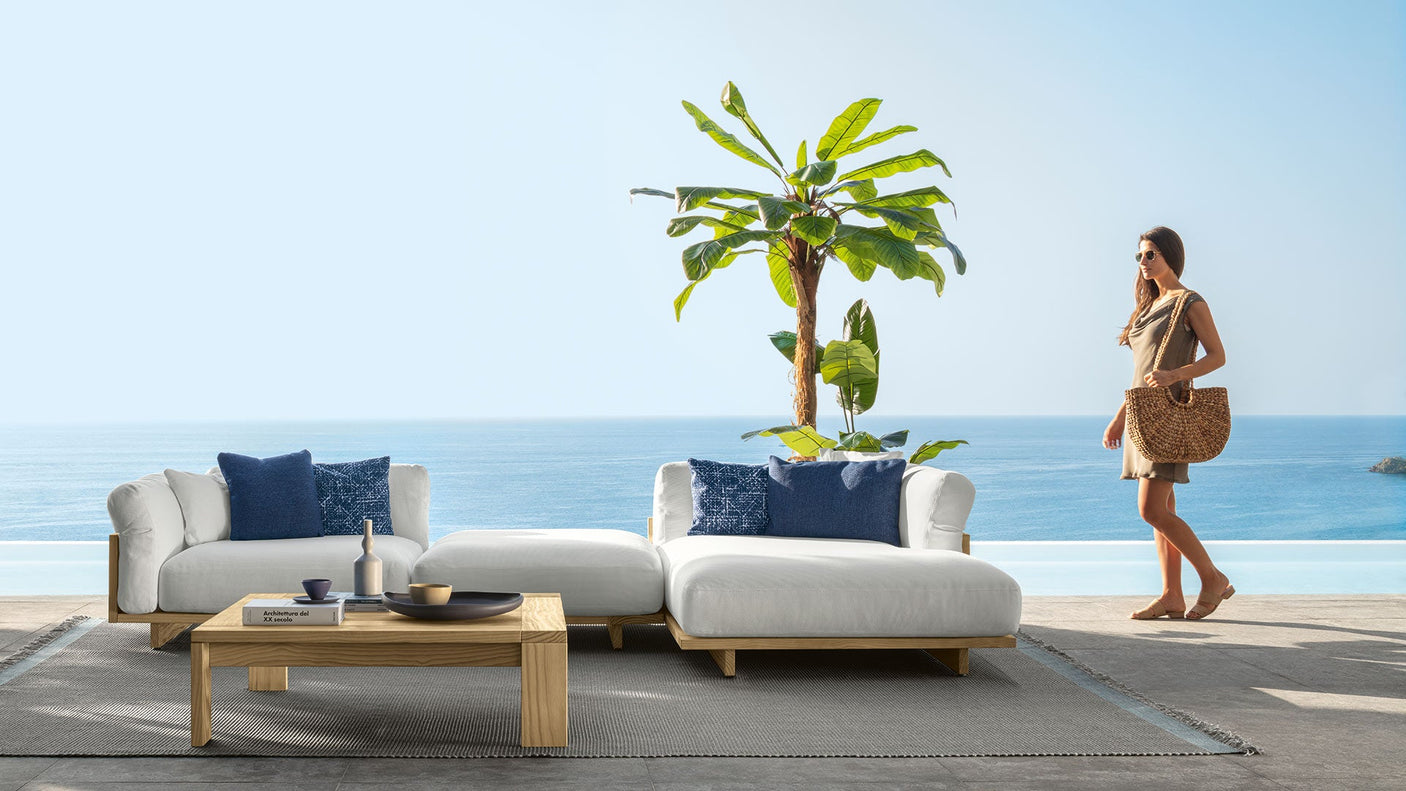 Argo Wood outdoor coffee table