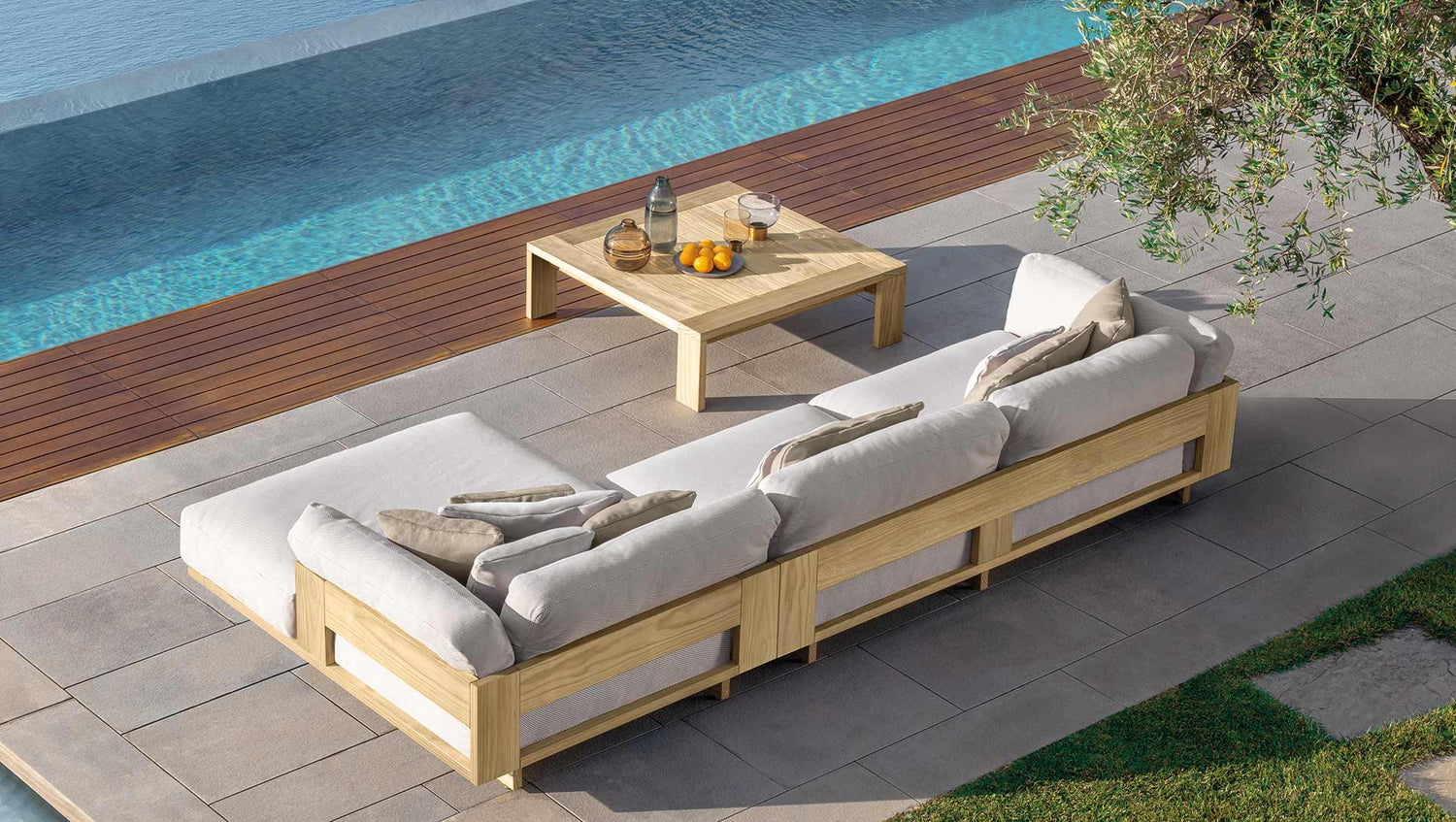 Argo Wood outdoor coffee table