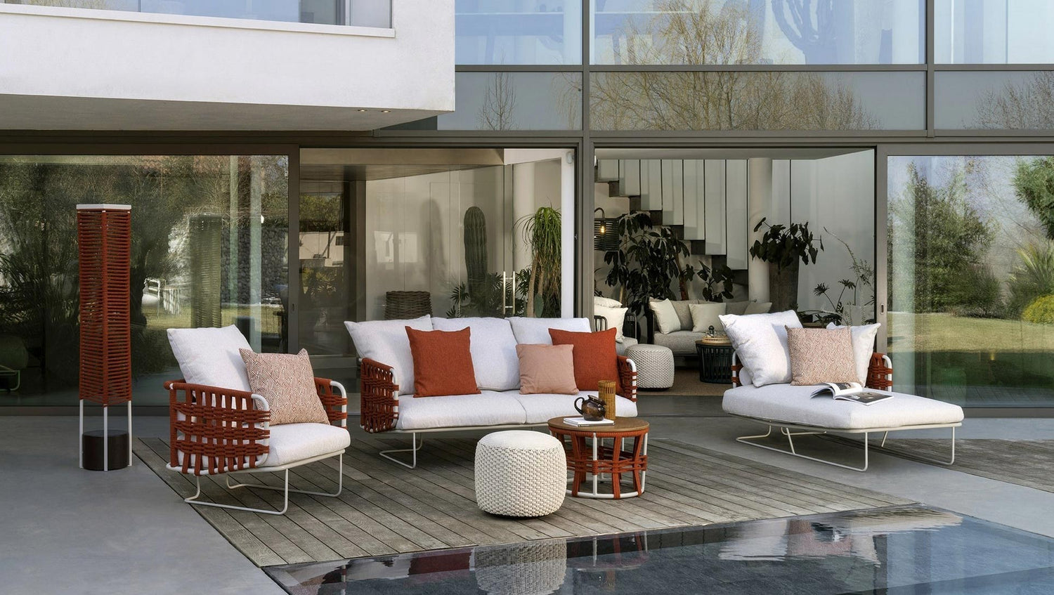 Nido outdoor coffee table