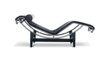 LC4 chaise longue avec revêtement en peau by Cassina