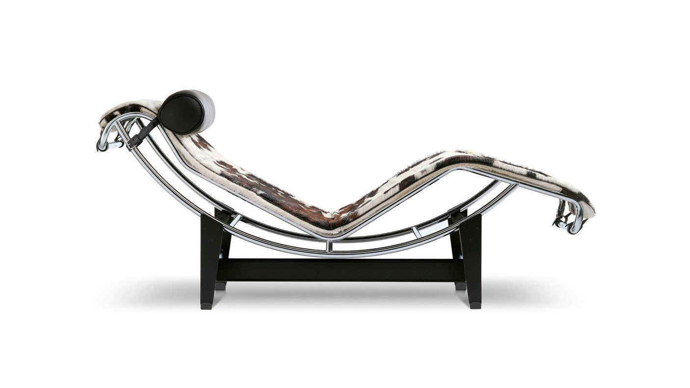 LC4 chaise longue avec revêtement en peau by Cassina