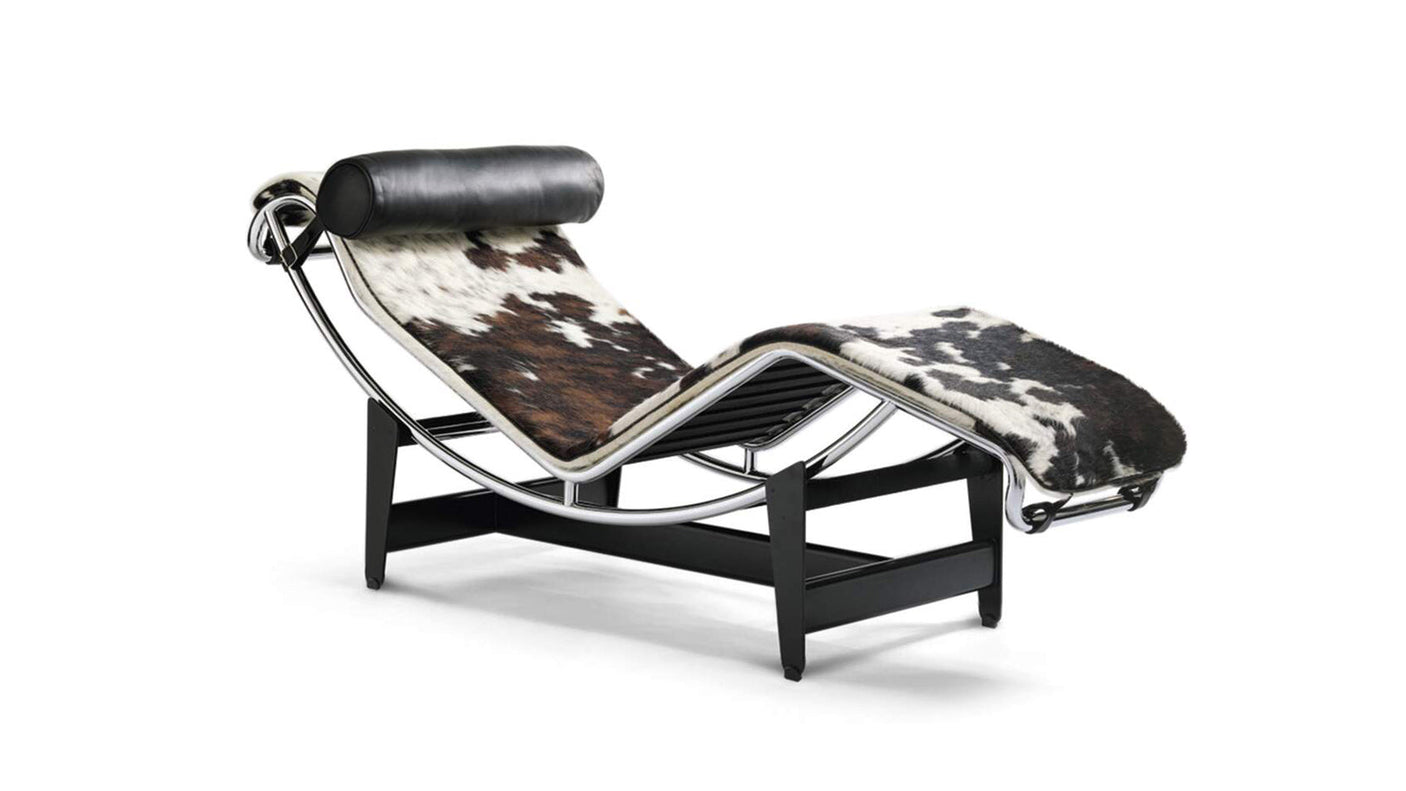 LC4 chaise longue avec revêtement en peau by Cassina