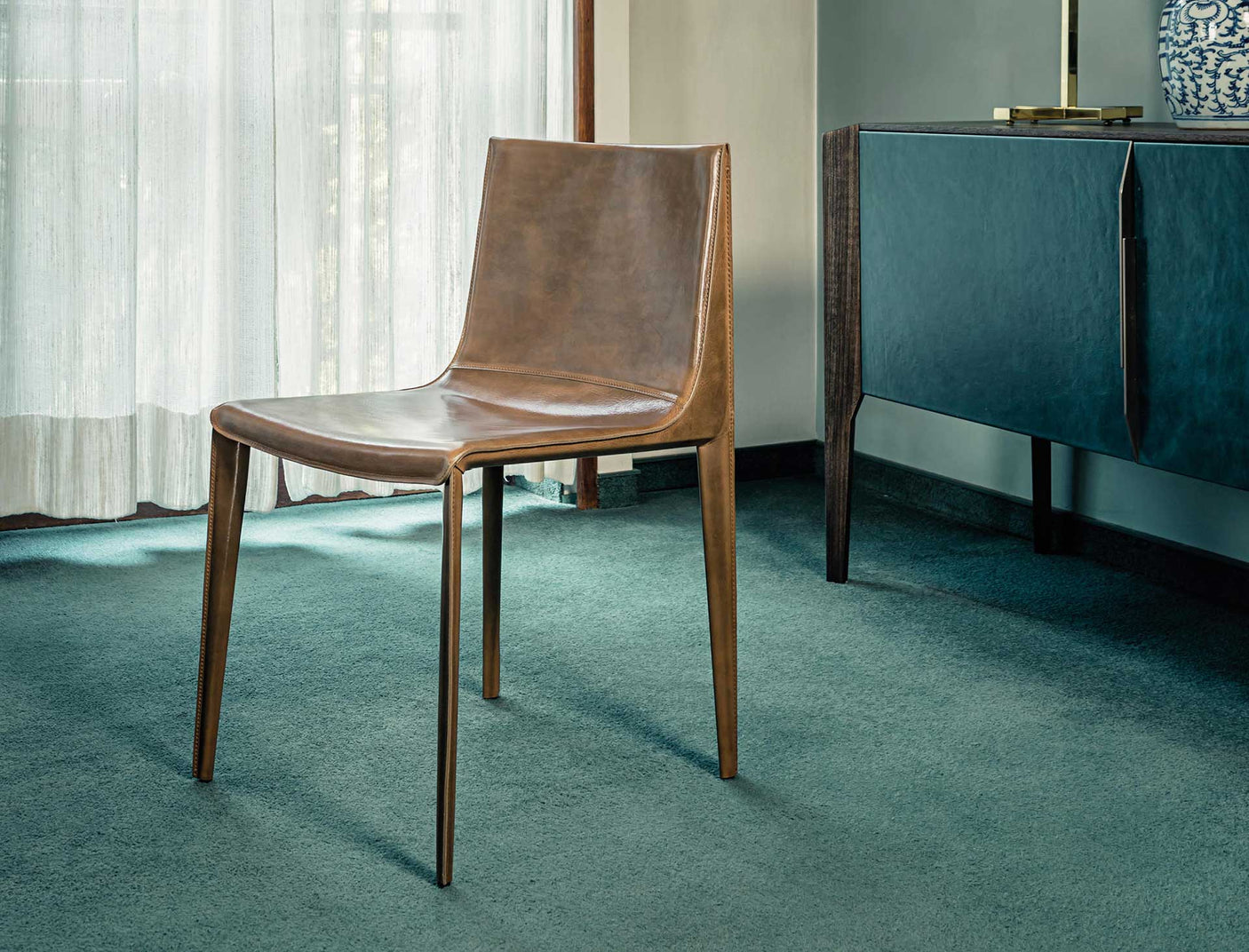 Emily chaise by Arketipo