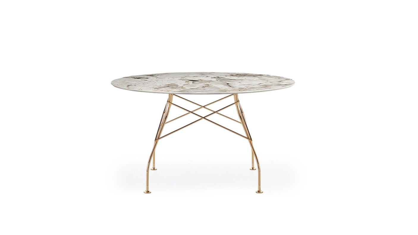 Glossy table ronde by Kartell