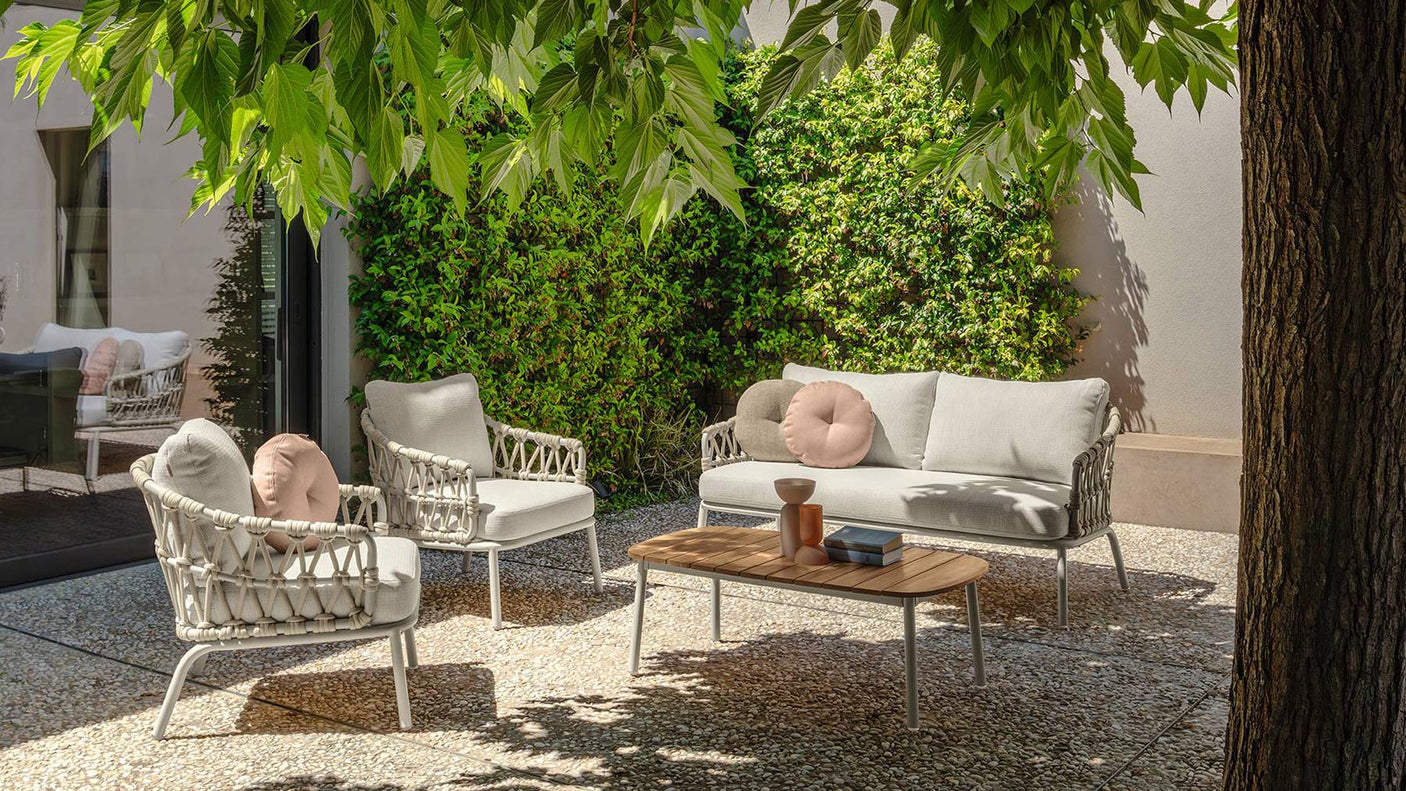 Set iris n. 1 canapé + n. 2 fauteuils + n. 1 table basse pour l'extérieur