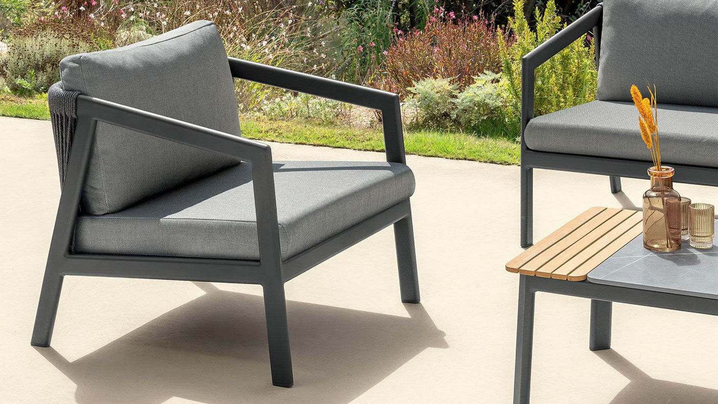 Set nova n. 1 canapé + n. 2 fauteuils + n. 1 table basse pour l'extérieur