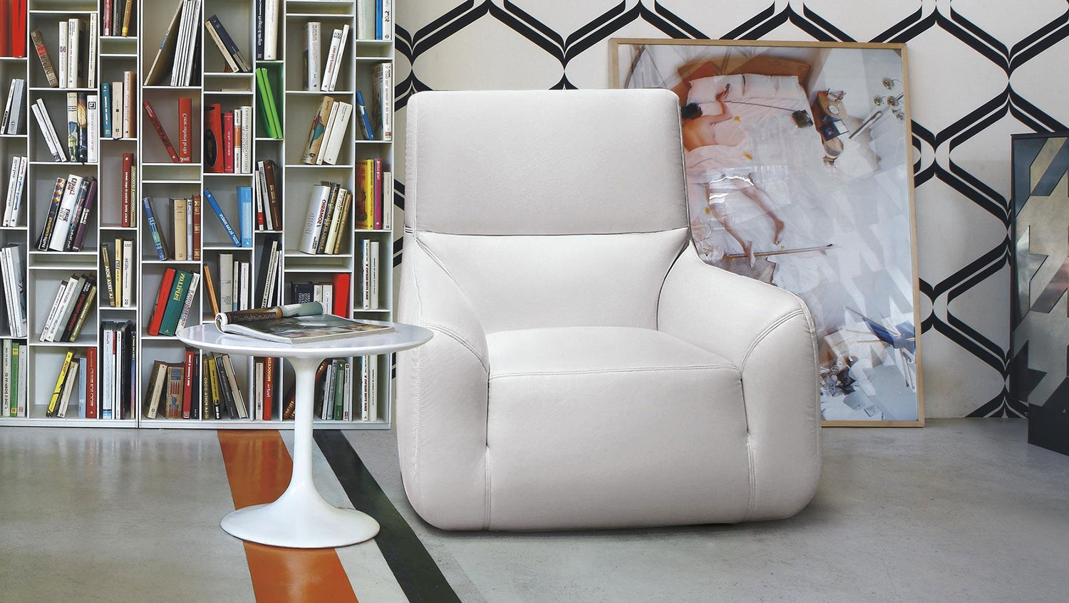 OPIUM Armchair