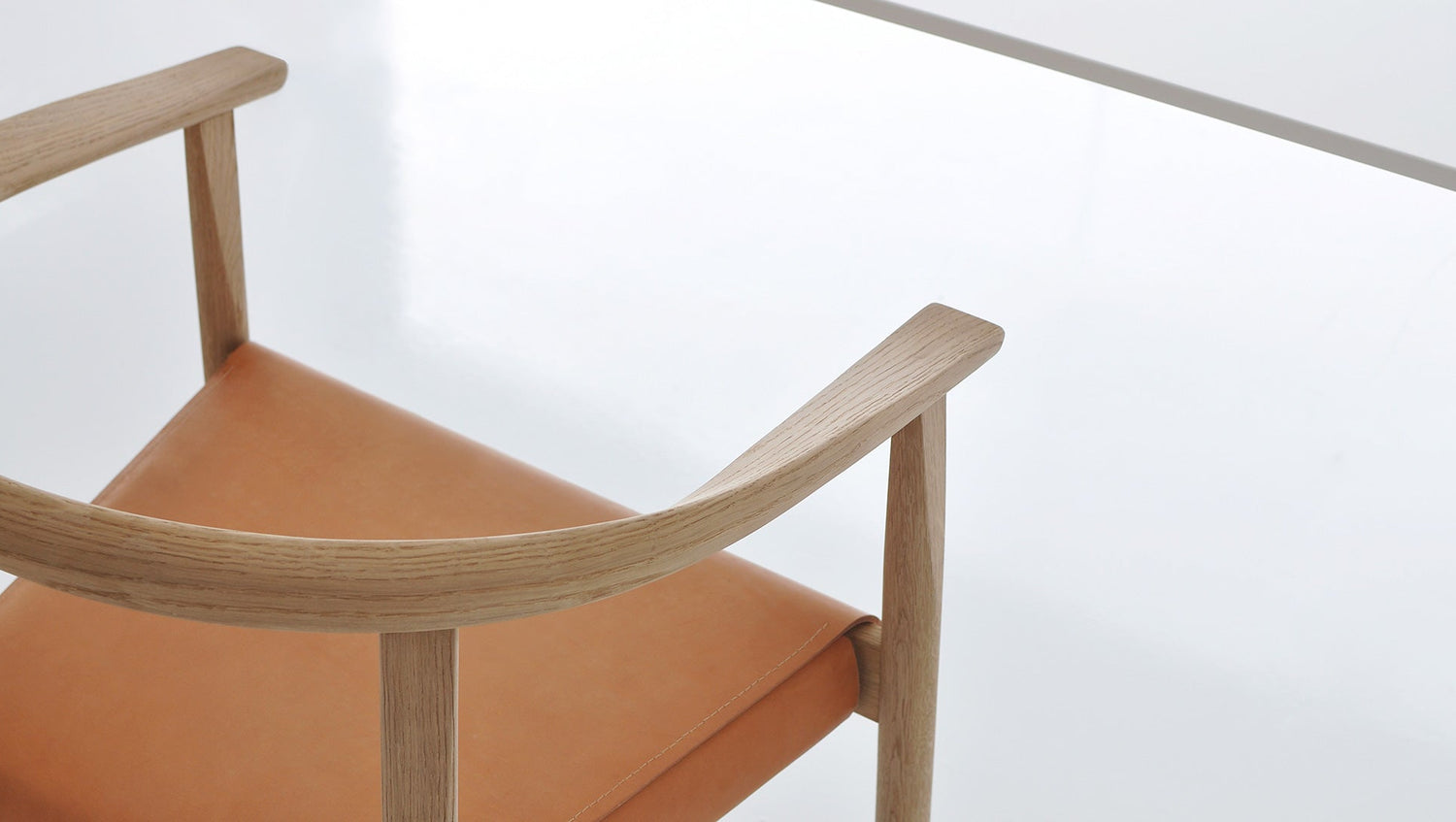 Satz von 4 Stühlen Tokio mit Holzrahmen