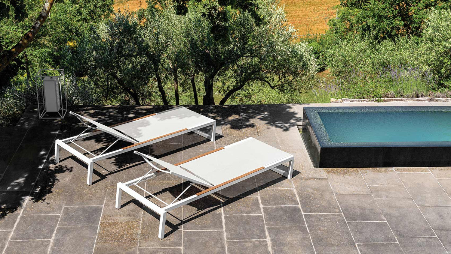 Alabama outdoor sunbed