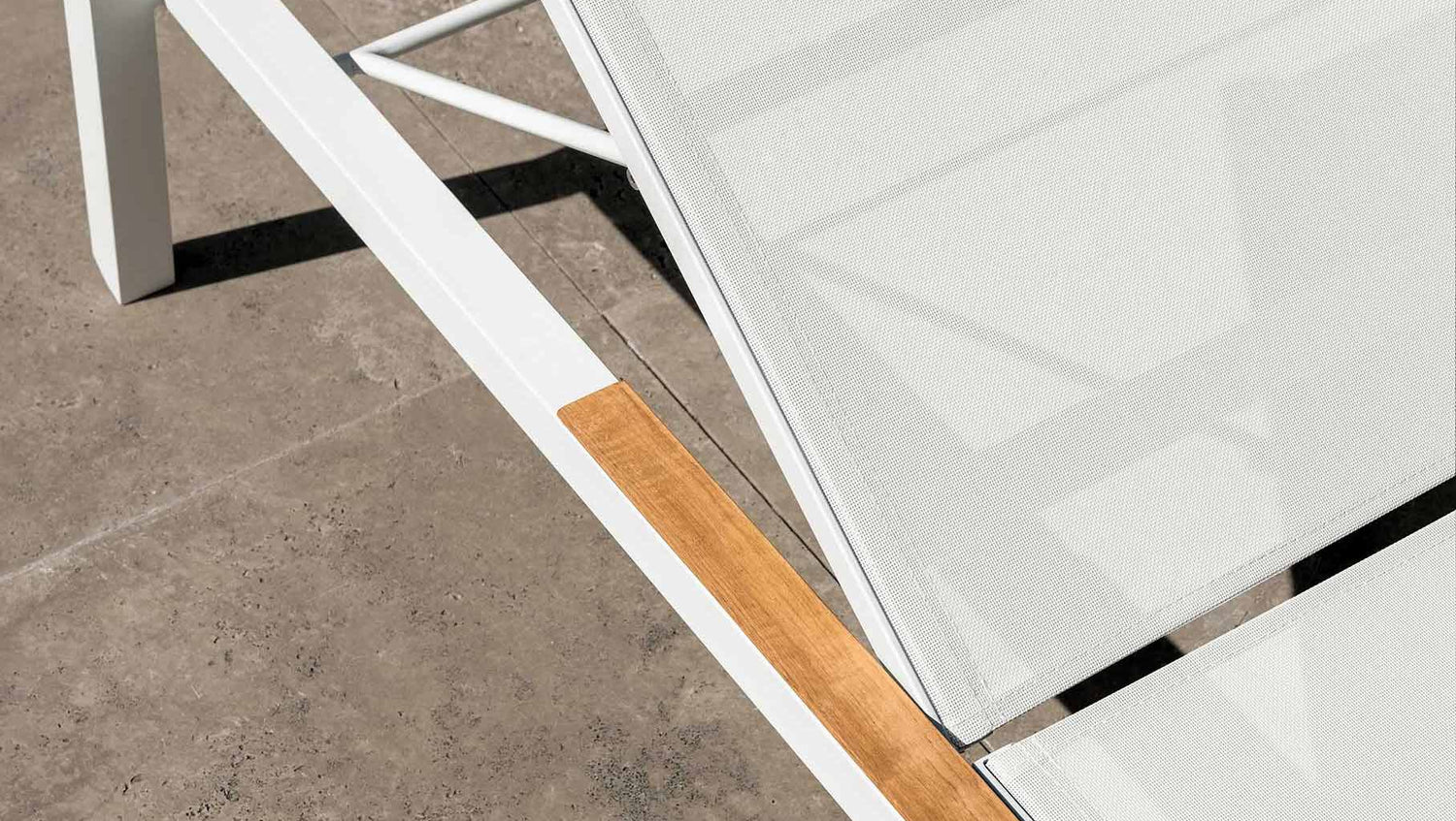 Alabama outdoor sunbed