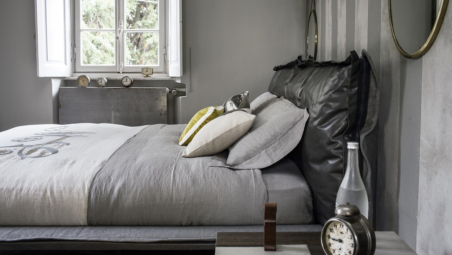 Auto-reverse Dream Bed by Giuseppe Viganò