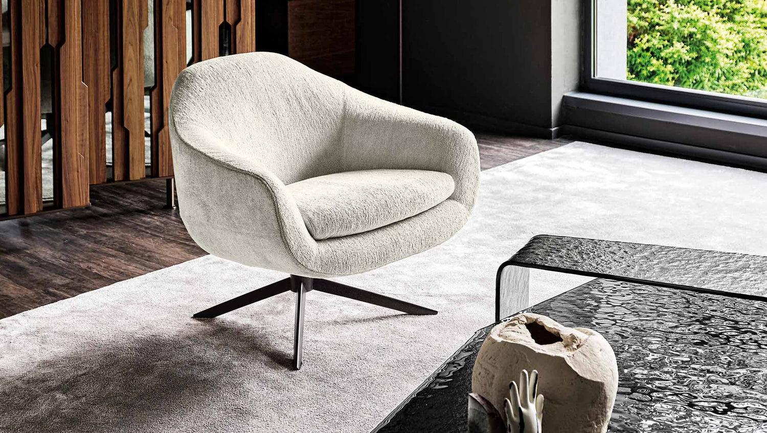 Bond Armchair by Archetipo