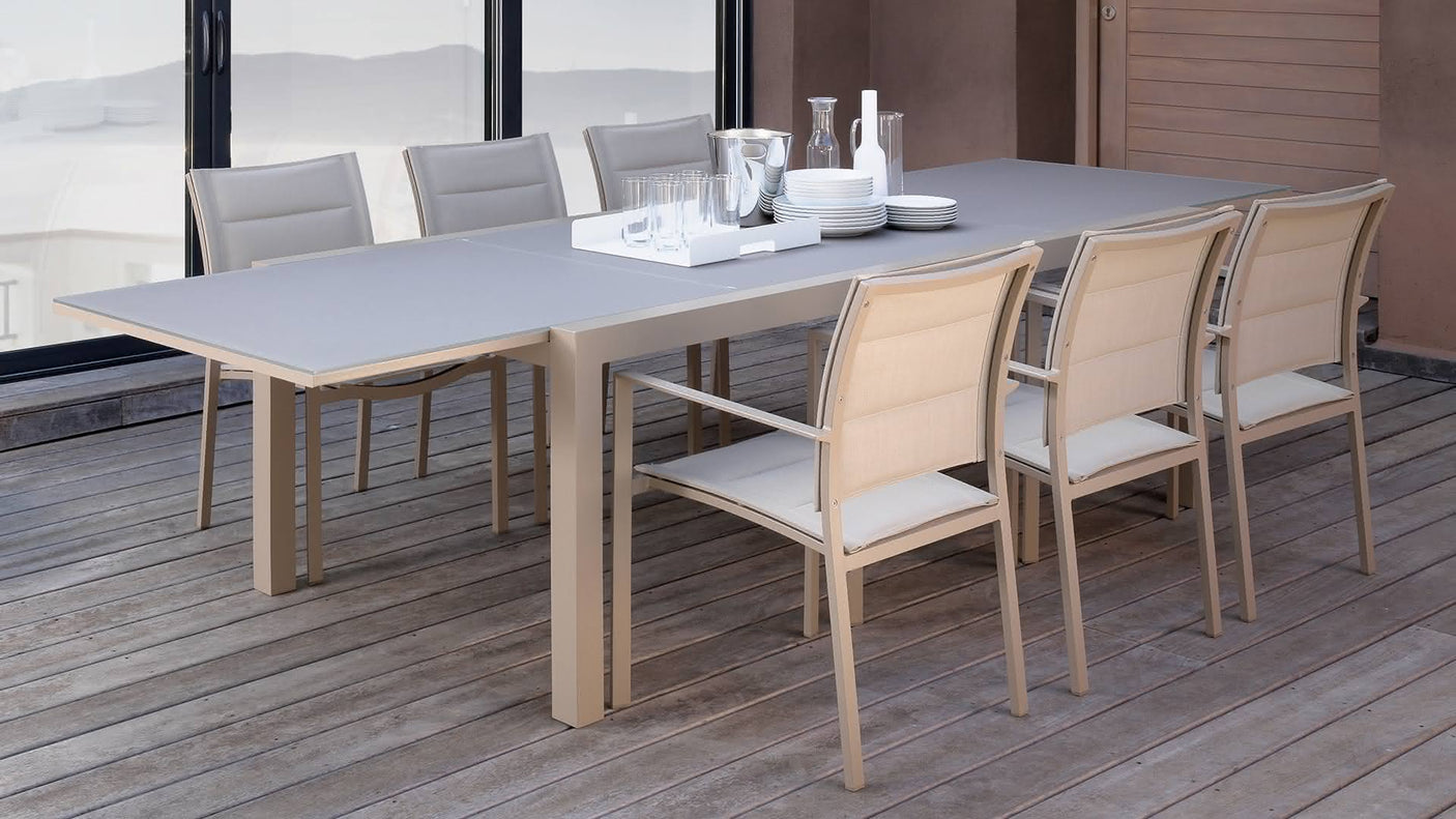 Table CDI Collection Touch Extending Dining Table