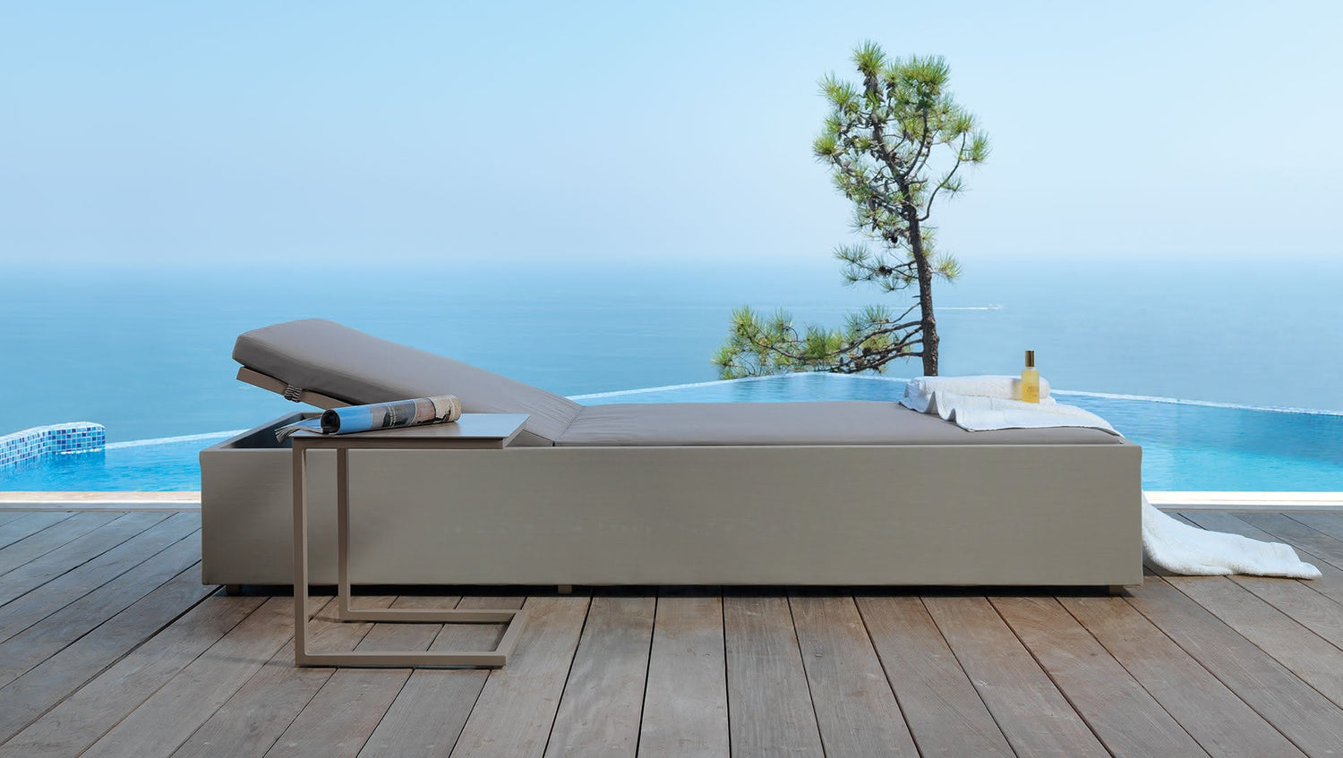 CHIC Side table outdoor