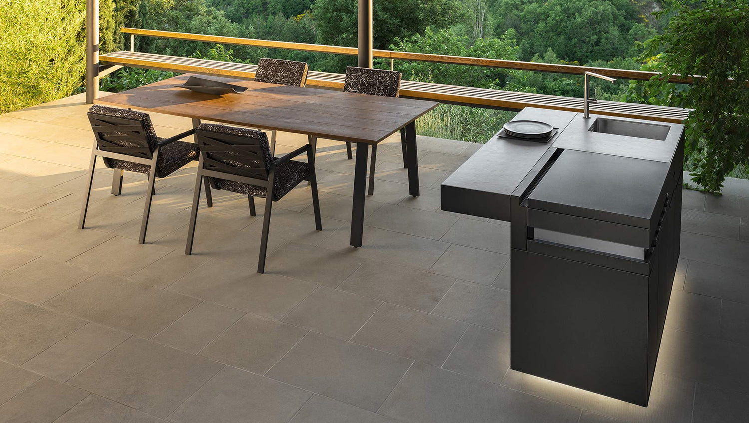 Cottage outdoor dining armchair