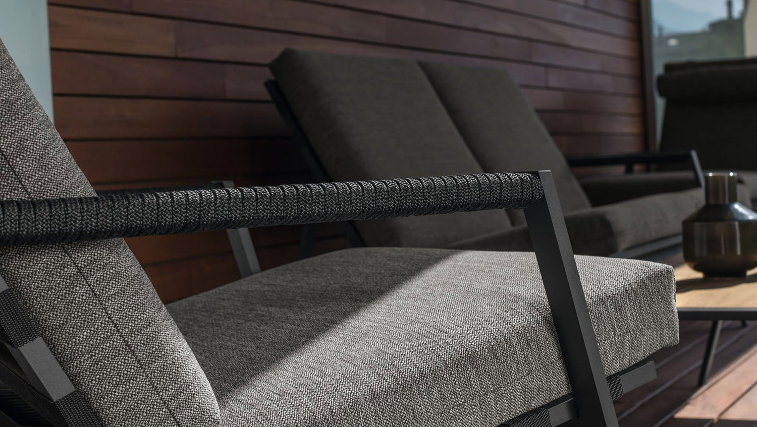 Cottage outdoor living armchair