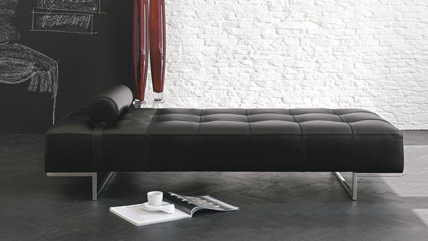 DREAMING TAGESBETT AUS STOFF ODER LEDER