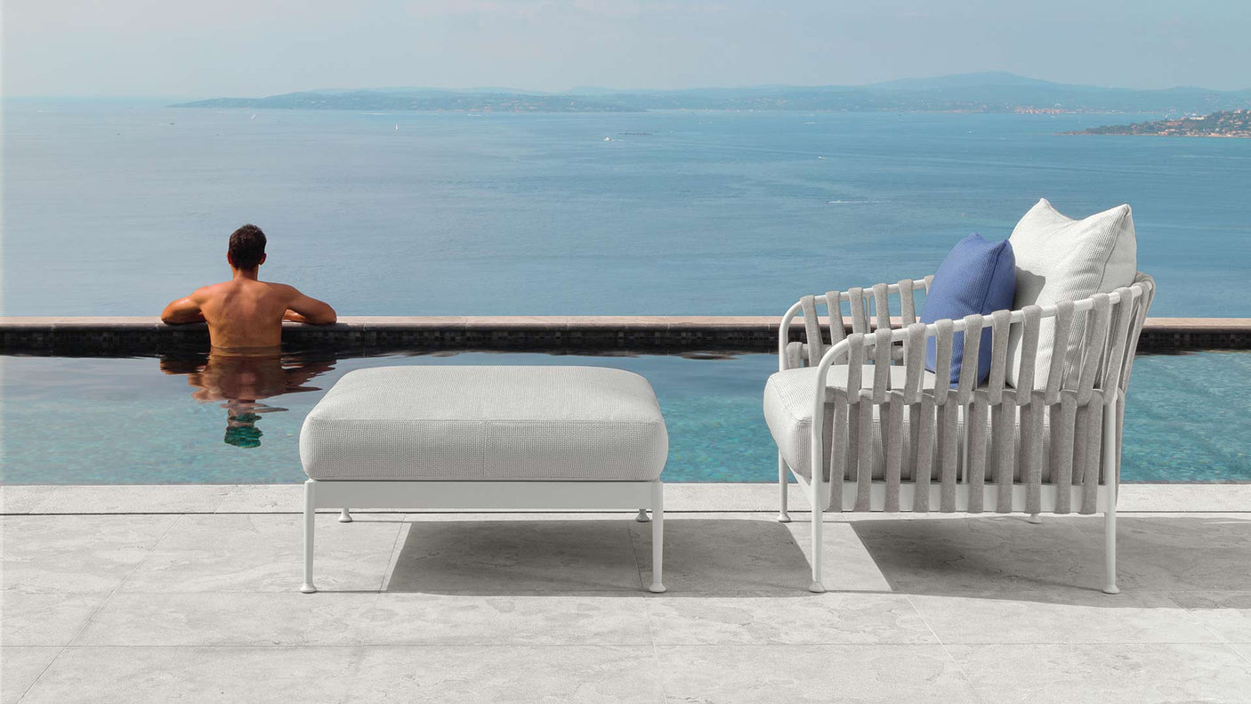 Frame outdoor living armchair