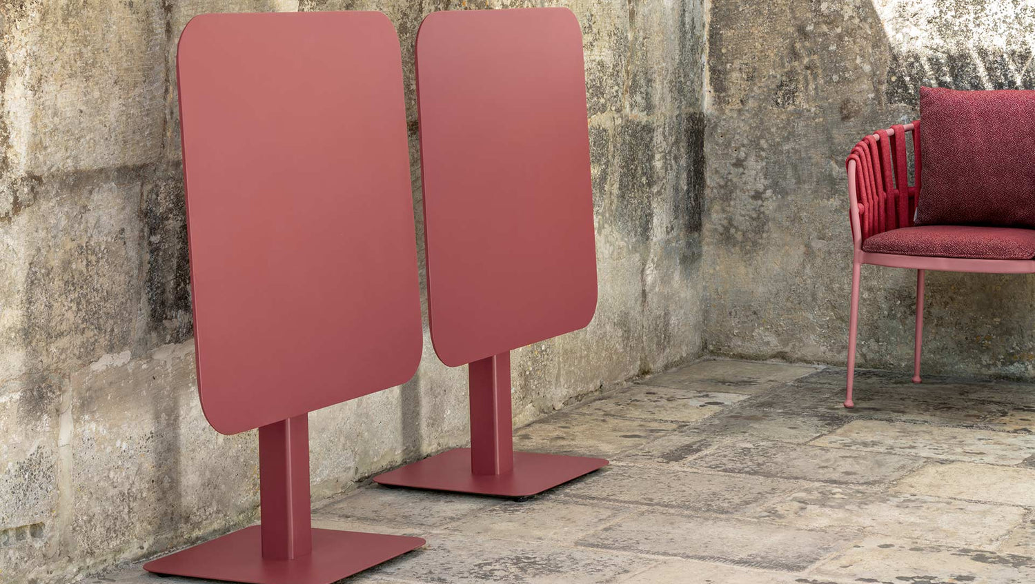 Frame outdoor folding table