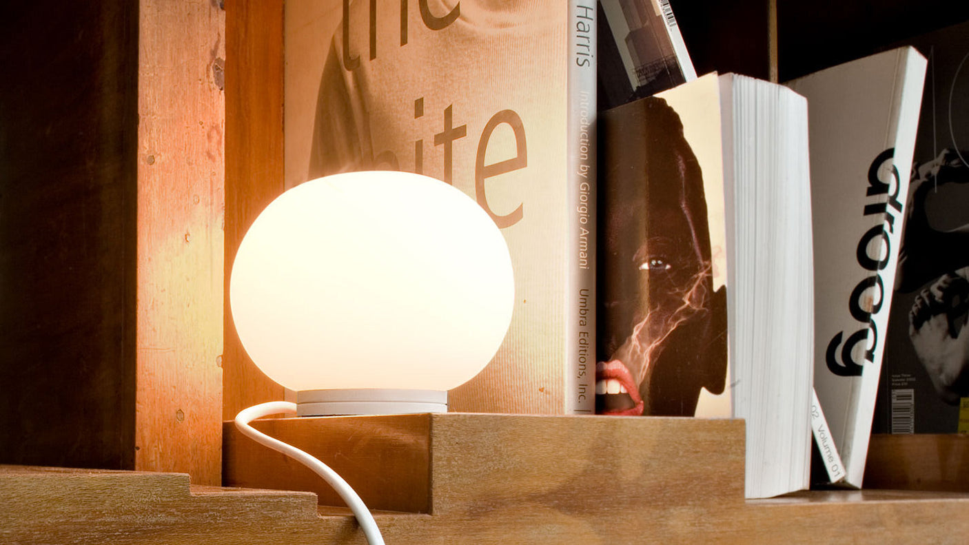 Glo-ball Tischleuchte by Flos