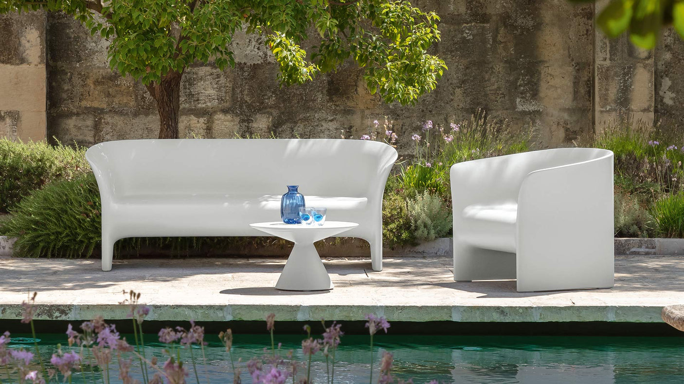 Tweet outdoor sofa